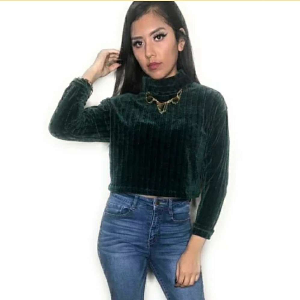 (NEW) Turtle Neck Crop Sweatshirt